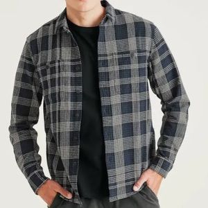 Dockers Two-Pocket Plaid Shirt in Size Small